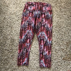 Patterned workout leggings